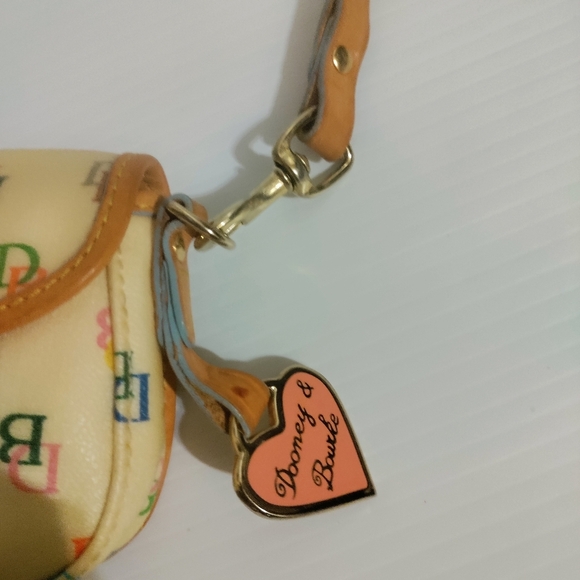 90’s VINTAGE DOONEY & BOURKE wristlet. - Picture 4 of 8